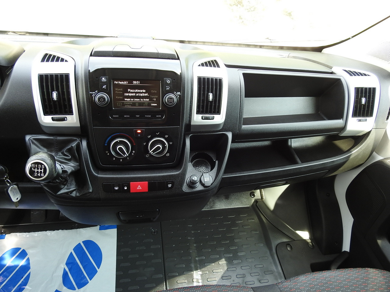 Van panel OPEL MOVANO VAN CRUISE CONTROL AIR CONDITIONING 140HP: gambar 26 Van panel OPEL MOVANO VAN CRUISE CONTROL AIR CONDITIONING 140HP: gambar 26