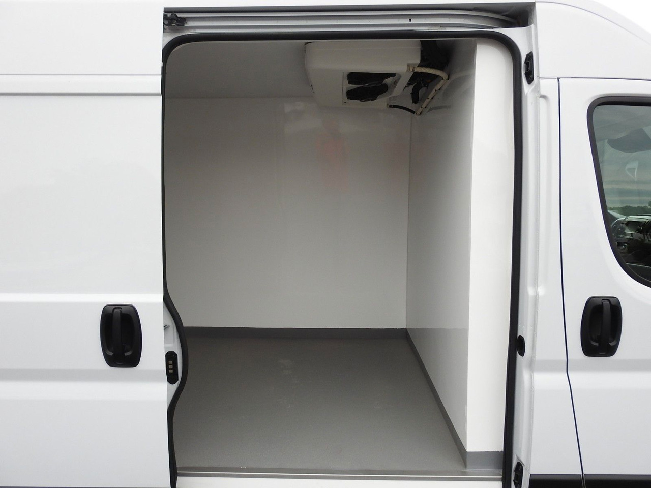 Van berpendingin Opel MOVANO KÜHLKASTENWAGEN 0*C HEIZFUNKTION Opel MOVANO KÜHLKASTENWAGEN 0*C HEIZFUNKTION: gambar 18