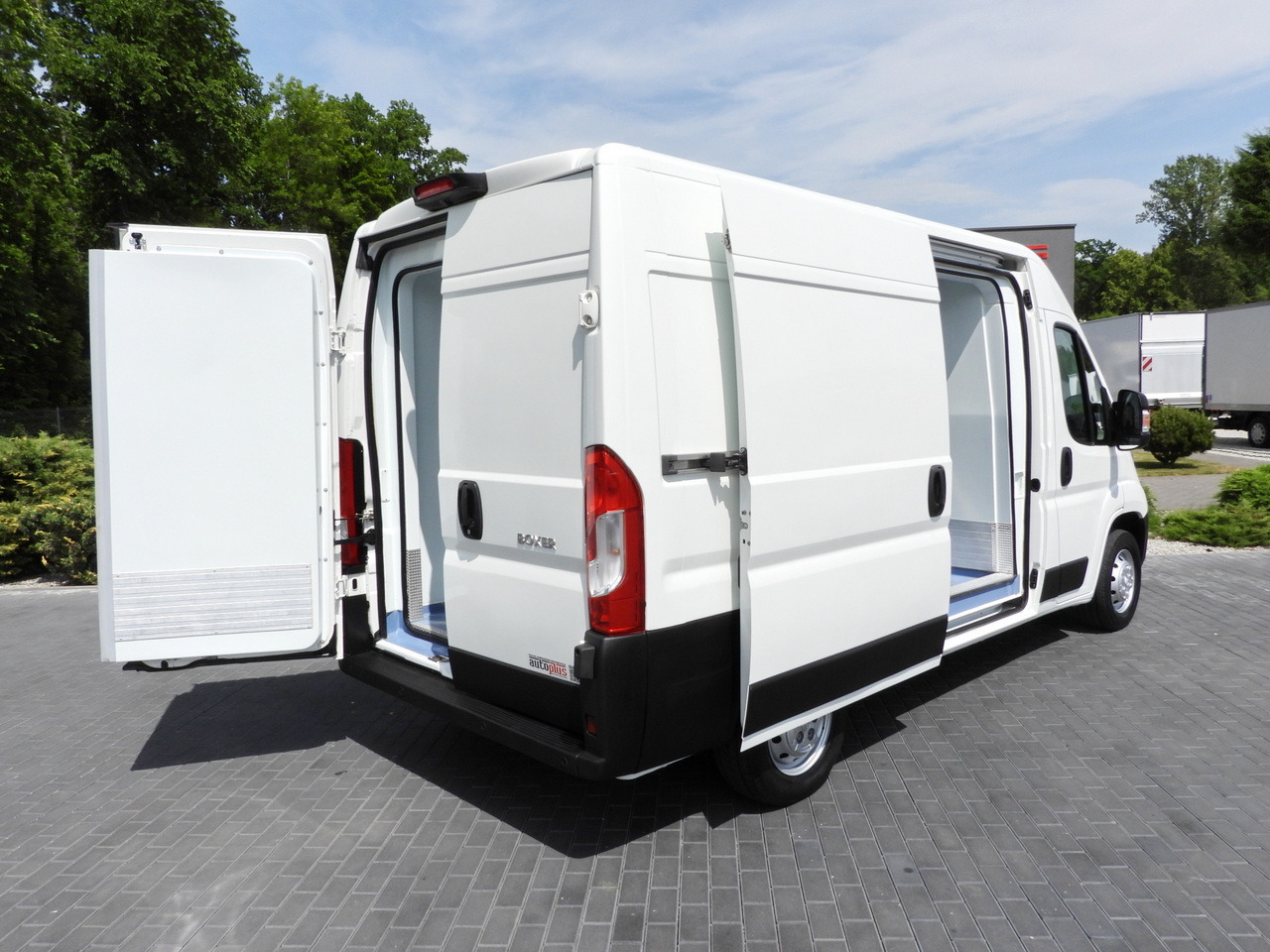 PEUGEOT BOXER REFRIGERATOR VAN -10*C CRUISE CONTROL AIR CONDITIONING 130HP - Van berpendingin: gambar 3 PEUGEOT BOXER REFRIGERATOR VAN -10*C CRUISE CONTROL AIR CONDITIONING 130HP - Van berpendingin: gambar 3