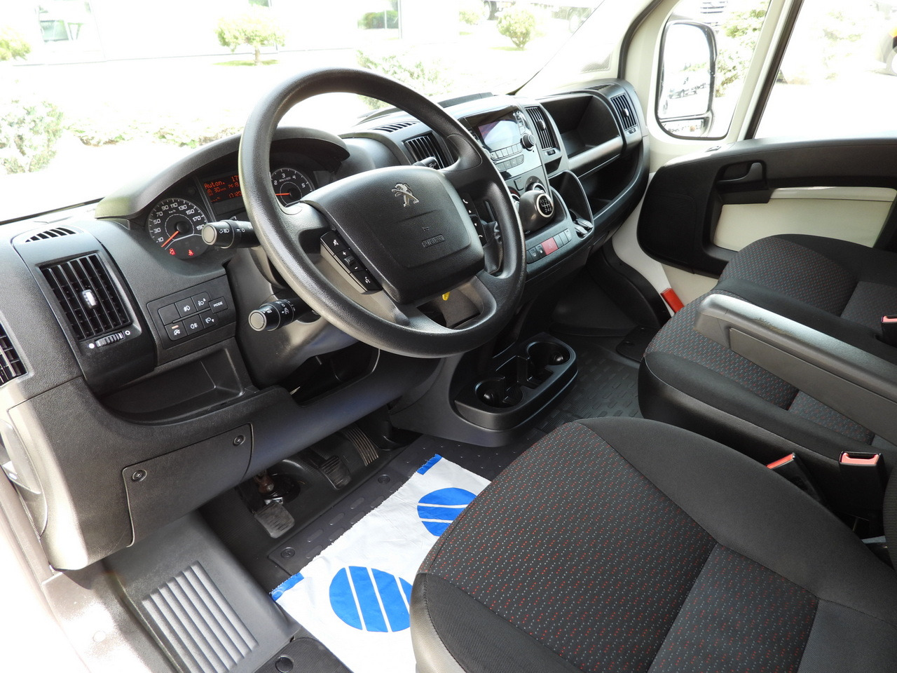 PEUGEOT BOXER REFRIGERATOR VAN -10*C CRUISE CONTROL AIR CONDITIONING 130HP - Van berpendingin: gambar 2 PEUGEOT BOXER REFRIGERATOR VAN -10*C CRUISE CONTROL AIR CONDITIONING 130HP - Van berpendingin: gambar 2