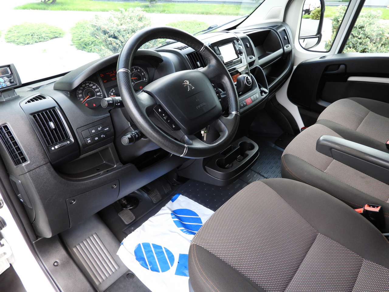 PEUGEOT BOXER REGRIGERATOR BOX 0*C 8 PALLETS CRUISE CONTROL LED LIGHTS AIR CONDITIONING 165HP - Van berpendingin: gambar 2 PEUGEOT BOXER REGRIGERATOR BOX 0*C 8 PALLETS CRUISE CONTROL LED LIGHTS AIR CONDITIONING 165HP - Van berpendingin: gambar 2