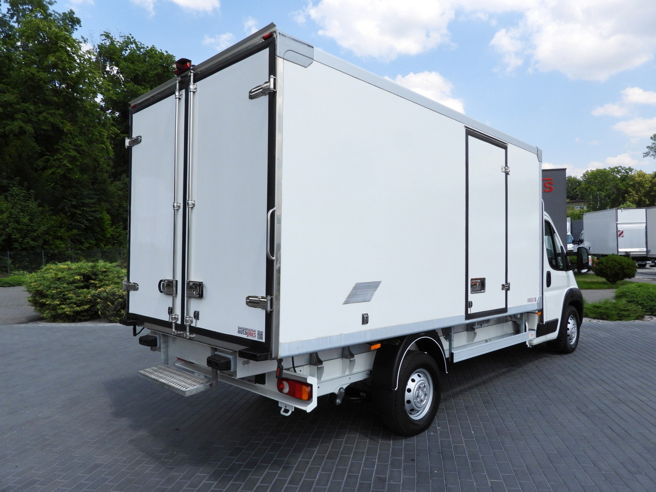 PEUGEOT BOXER REGRIGERATOR BOX 0*C 8 PALLETS CRUISE CONTROL LED LIGHTS AIR CONDITIONING 165HP - Van berpendingin: gambar 3 PEUGEOT BOXER REGRIGERATOR BOX 0*C 8 PALLETS CRUISE CONTROL LED LIGHTS AIR CONDITIONING 165HP - Van berpendingin: gambar 3
