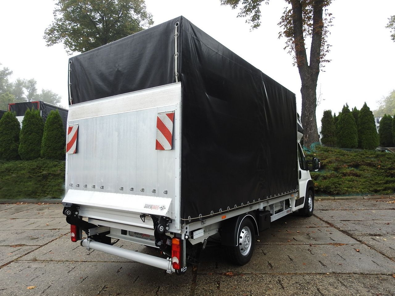 PEUGEOT BOXER TARPAULIN LIFT 8 PALLETS WEBASTO LED LIGHTS AIR CONDITIONING 165HP - Van dengan terpal samping: gambar 3 PEUGEOT BOXER TARPAULIN LIFT 8 PALLETS WEBASTO LED LIGHTS AIR CONDITIONING 165HP - Van dengan terpal samping: gambar 3
