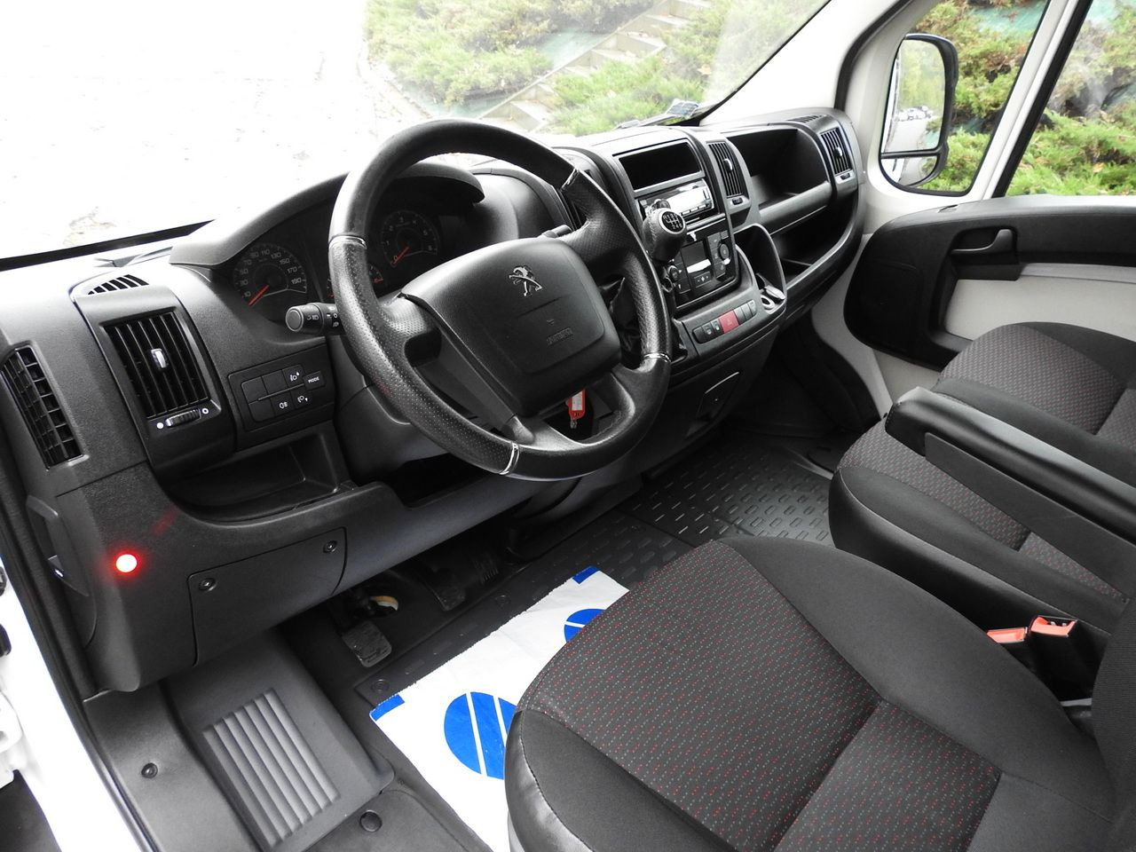 PEUGEOT BOXER TARPAULIN LIFT 8 PALLETS WEBASTO LED LIGHTS AIR CONDITIONING 165HP - Van dengan terpal samping: gambar 2 PEUGEOT BOXER TARPAULIN LIFT 8 PALLETS WEBASTO LED LIGHTS AIR CONDITIONING 165HP - Van dengan terpal samping: gambar 2