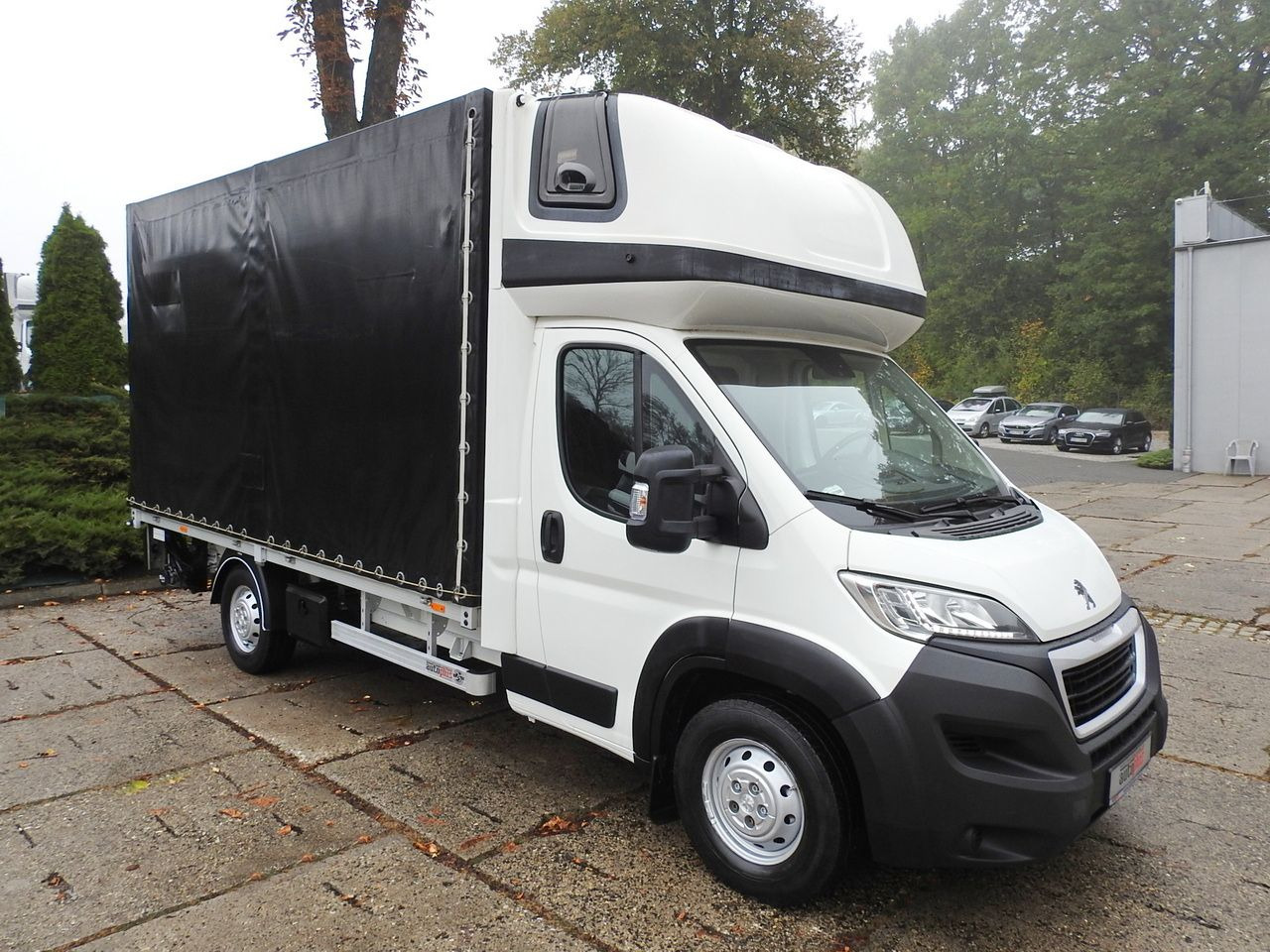 PEUGEOT BOXER TARPAULIN LIFT 8 PALLETS WEBASTO LED LIGHTS AIR CONDITIONING 165HP - Van dengan terpal samping: gambar 4 PEUGEOT BOXER TARPAULIN LIFT 8 PALLETS WEBASTO LED LIGHTS AIR CONDITIONING 165HP - Van dengan terpal samping: gambar 4