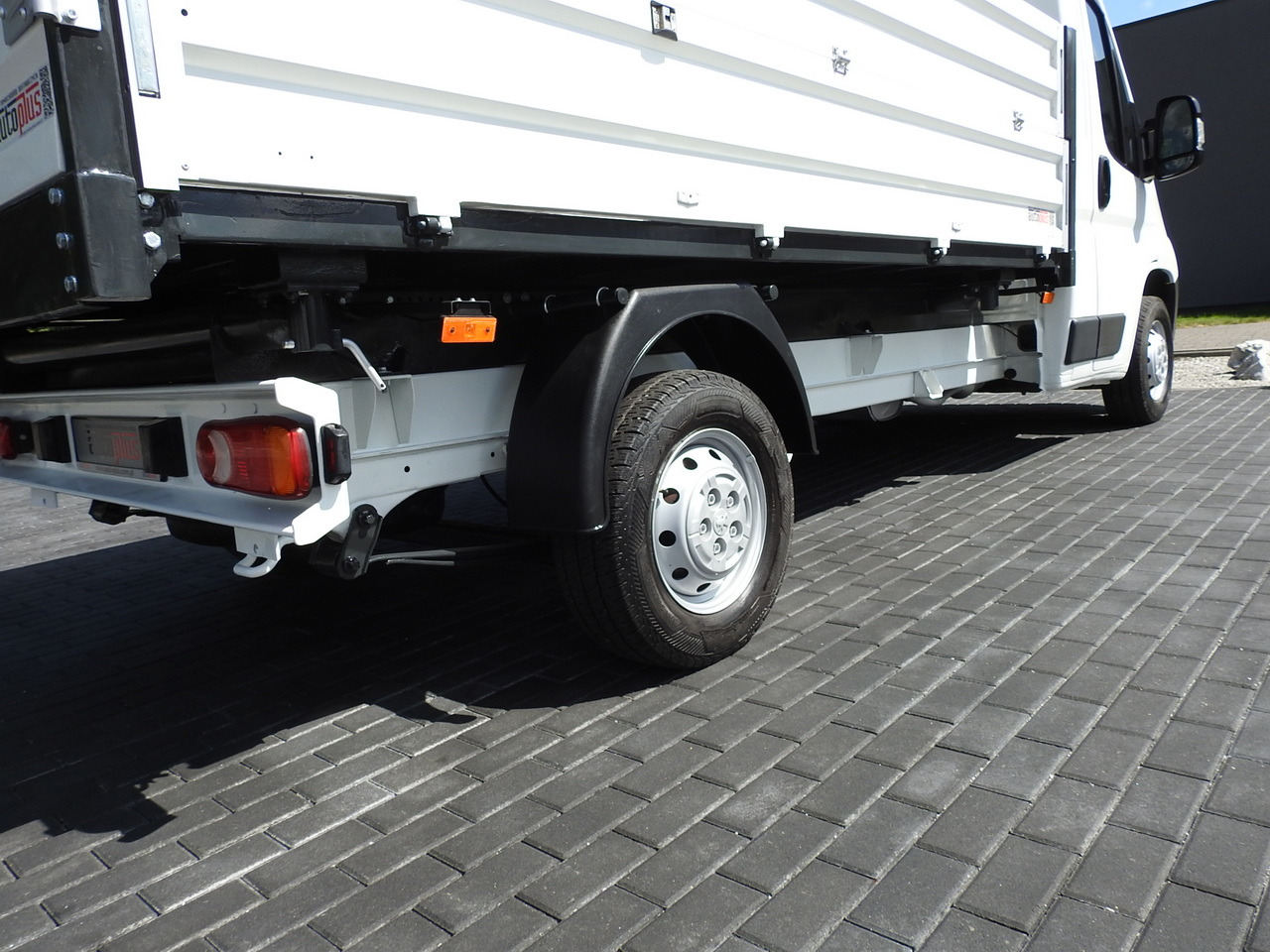 Leasing PEUGEOT BOXER THREE-WAY TIPPER AIR CONDITIONING 130HP PEUGEOT BOXER THREE-WAY TIPPER AIR CONDITIONING 130HP: gambar 20 Leasing PEUGEOT BOXER THREE-WAY TIPPER AIR CONDITIONING 130HP PEUGEOT BOXER THREE-WAY TIPPER AIR CONDITIONING 130HP: gambar 20