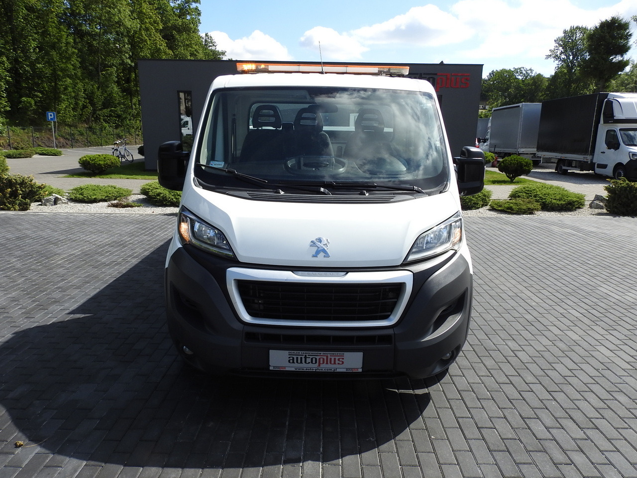 PEUGEOT BOXER THREE-WAY TIPPER AIR CONDITIONING 130HP - Van jungkit: gambar 5 PEUGEOT BOXER THREE-WAY TIPPER AIR CONDITIONING 130HP - Van jungkit: gambar 5