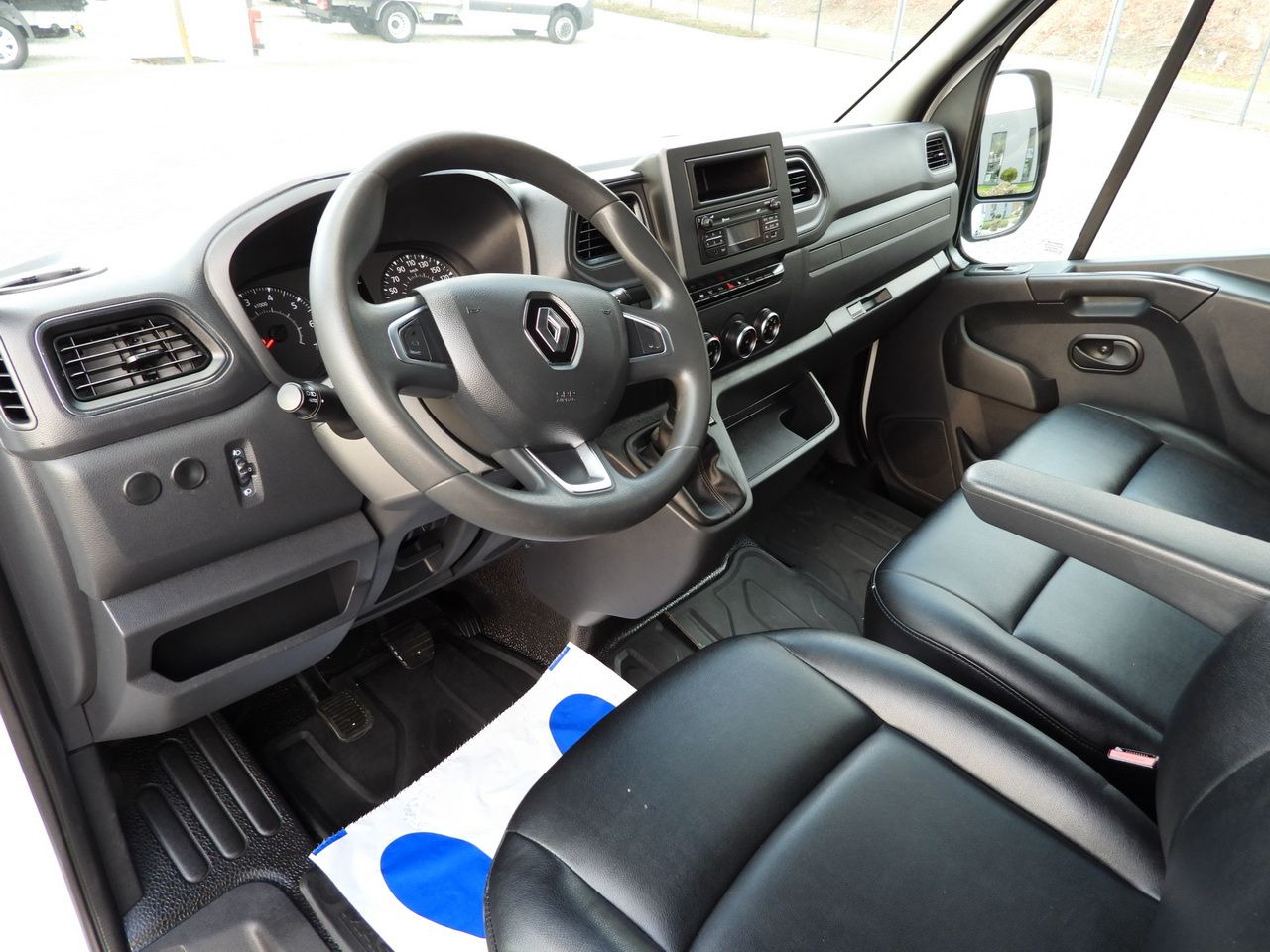 RENAULT MASTER BOX DELIVERY VAN 7 SEATS CRUISE CONTROL LED LIGHTS AIR CONDITIONING 145HP - Van panel: gambar 2 RENAULT MASTER BOX DELIVERY VAN 7 SEATS CRUISE CONTROL LED LIGHTS AIR CONDITIONING 145HP - Van panel: gambar 2