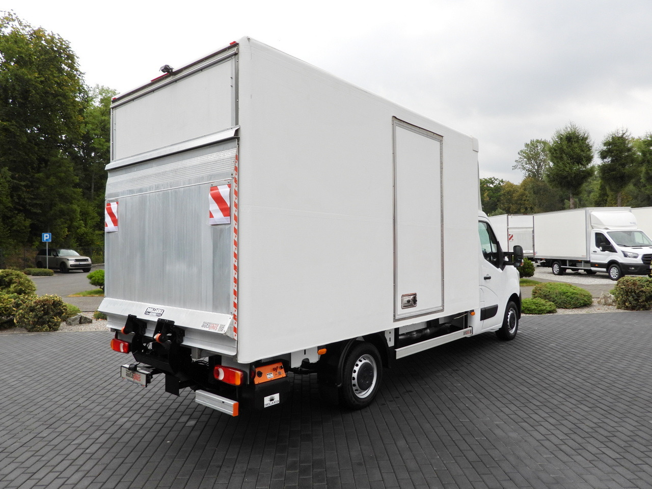 RENAULT MASTER BOX LIFT 8 PALLETS CRUISE CONTROL LED LIGHTS AIR CONDITIONING 145HP - Van box: gambar 3 RENAULT MASTER BOX LIFT 8 PALLETS CRUISE CONTROL LED LIGHTS AIR CONDITIONING 145HP - Van box: gambar 3