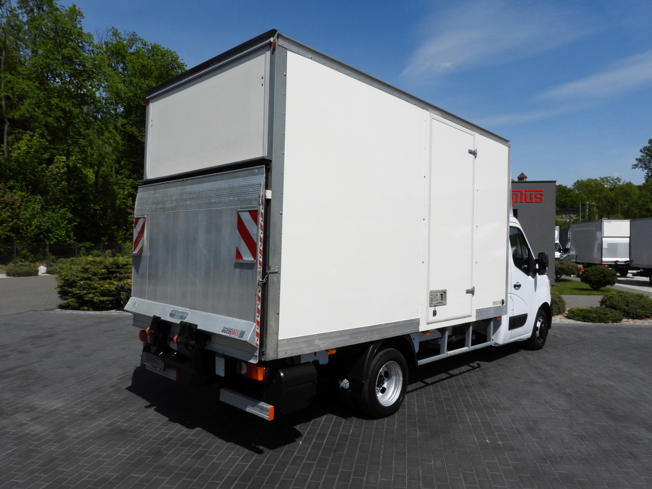 RENAULT MASTER BOX LIFT 8 PALLETS CRUISE CONTROL NAVIGATION LED LIGHTS TWIN WHEELS AIR CONDITIONING 145HP - Van box: gambar 3 RENAULT MASTER BOX LIFT 8 PALLETS CRUISE CONTROL NAVIGATION LED LIGHTS TWIN WHEELS AIR CONDITIONING 145HP - Van box: gambar 3