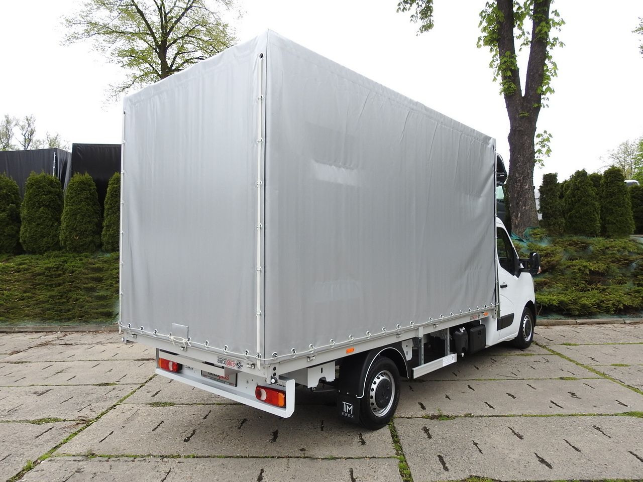 RENAULT MASTER NEW TARPAULIN 8 PALLETS CRUISE CONTROL LED LIGHTS AIR CONDITIONING 165HP - Van dengan terpal samping: gambar 3 RENAULT MASTER NEW TARPAULIN 8 PALLETS CRUISE CONTROL LED LIGHTS AIR CONDITIONING 165HP - Van dengan terpal samping: gambar 3