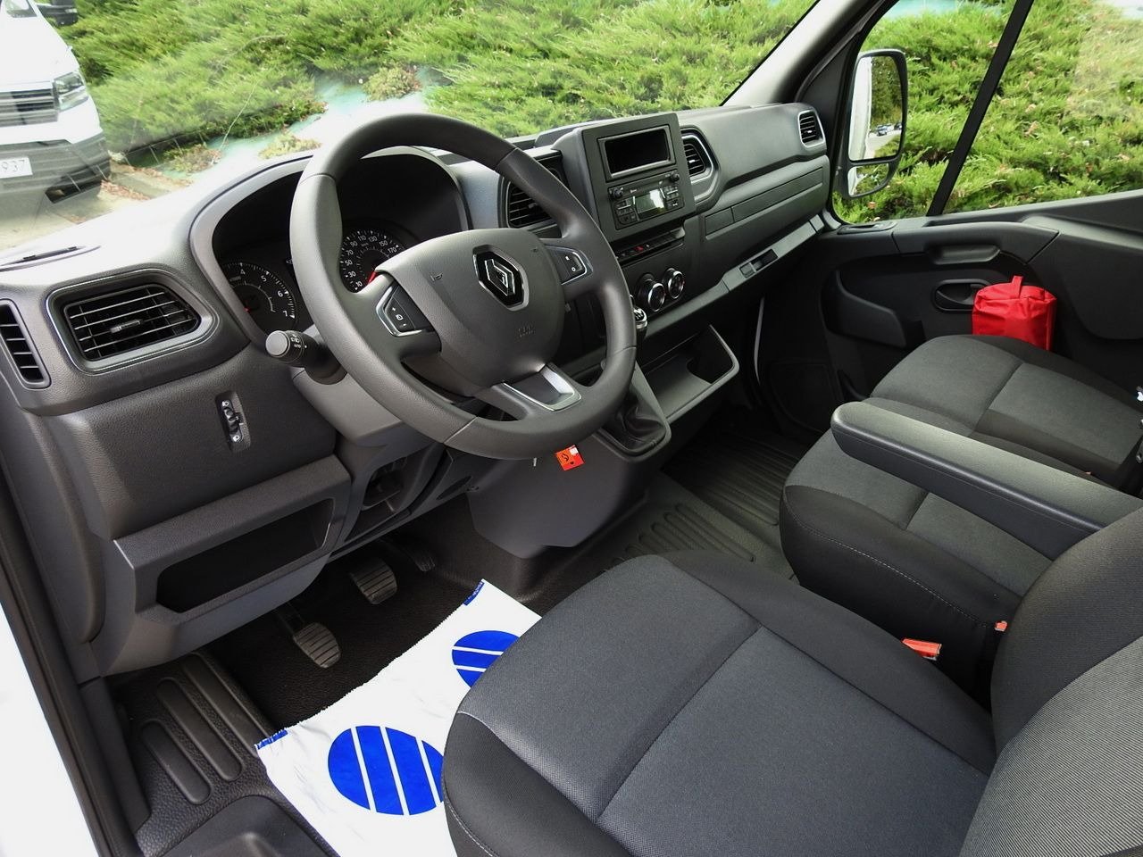 RENAULT MASTER NEW TARPAULIN 8 PALLETS CRUISE CONTROL LED LIGHTS AIR CONDITIONING 165HP - Van dengan terpal samping: gambar 2 RENAULT MASTER NEW TARPAULIN 8 PALLETS CRUISE CONTROL LED LIGHTS AIR CONDITIONING 165HP - Van dengan terpal samping: gambar 2