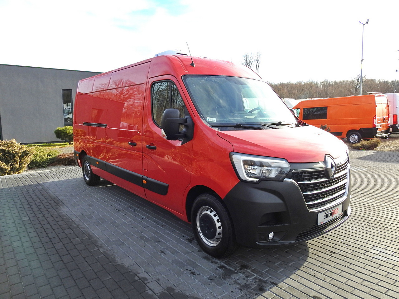 RENAULT MASTER REFRIGERATOR VAN 1*C CRUISE CONTROL AIR CONDITIONING LED LIGHTS 135HP - Van berpendingin: gambar 4 RENAULT MASTER REFRIGERATOR VAN 1*C CRUISE CONTROL AIR CONDITIONING LED LIGHTS 135HP - Van berpendingin: gambar 4