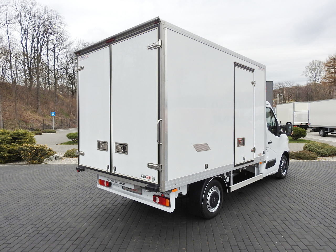 RENAULT MASTER REGRIGERATOR BOX 0*C LED LIGHTS AIR CONDITIONING 145HP - Van berpendingin: gambar 3 RENAULT MASTER REGRIGERATOR BOX 0*C LED LIGHTS AIR CONDITIONING 145HP - Van berpendingin: gambar 3