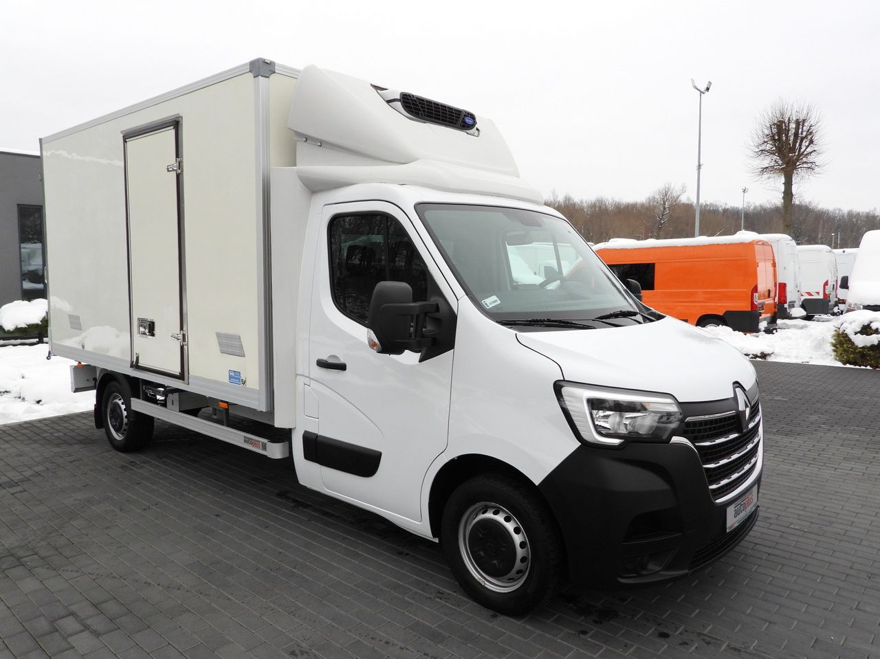 RENAULT MASTER REGRIGERATOR BOX 0*C LED LIGHTS AIR CONDITIONING 165HP - Van berpendingin: gambar 4 RENAULT MASTER REGRIGERATOR BOX 0*C LED LIGHTS AIR CONDITIONING 165HP - Van berpendingin: gambar 4