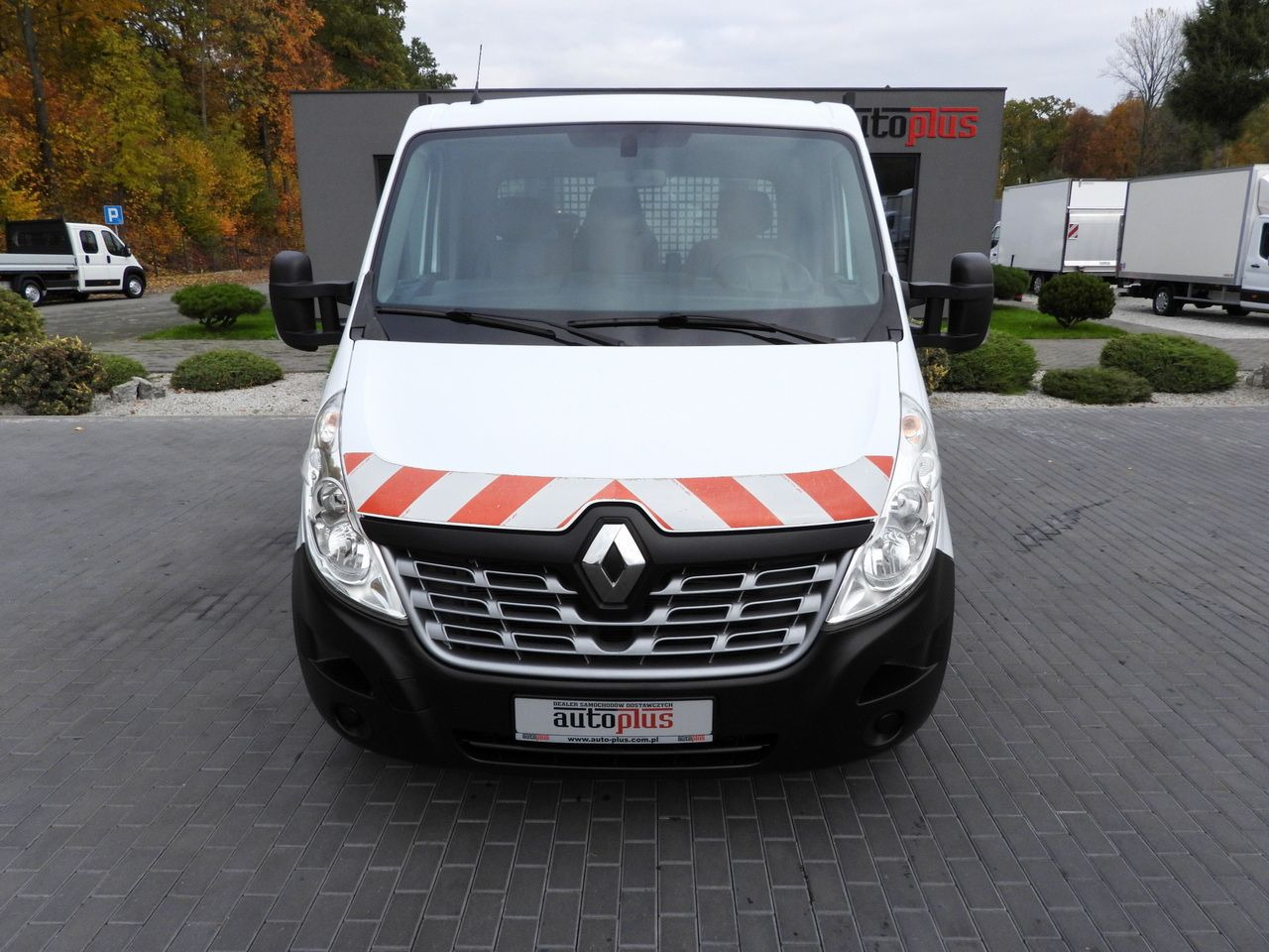 RENAULT MASTER STAKE BODY CRUISE CONTROL NAVIGATION TWIN WHEELS AIR CONDITIONING 130HP - Van flatbed: gambar 5 RENAULT MASTER STAKE BODY CRUISE CONTROL NAVIGATION TWIN WHEELS AIR CONDITIONING 130HP - Van flatbed: gambar 5