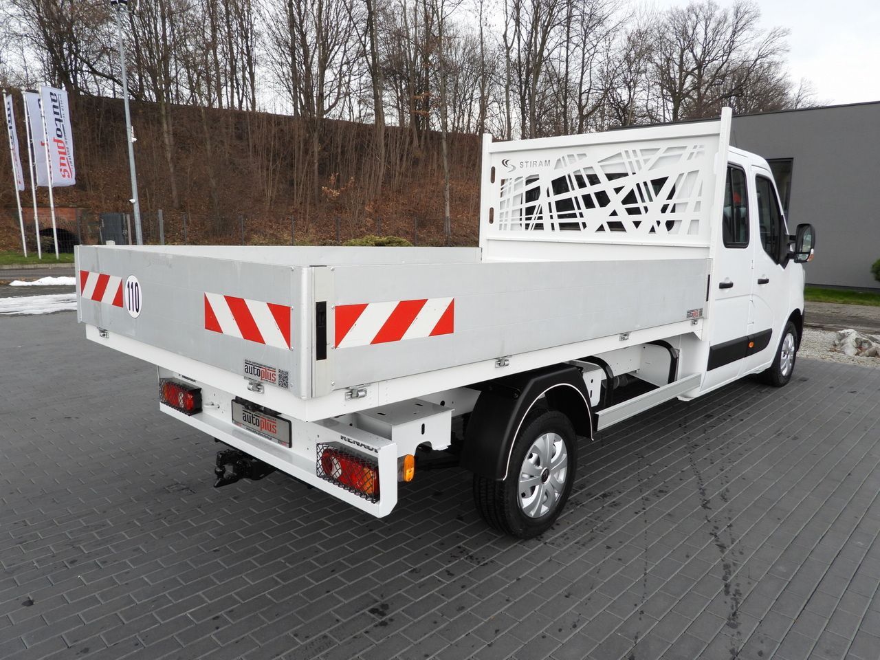 RENAULT MASTER STAKE BODY DOUBLE CABIN DOKA 6 SEATS CRUISE CONTROL NAVIGATION LED LIGHTS AIR CONDITIONING 150HP - Van flatbed: gambar 3 RENAULT MASTER STAKE BODY DOUBLE CABIN DOKA 6 SEATS CRUISE CONTROL NAVIGATION LED LIGHTS AIR CONDITIONING 150HP - Van flatbed: gambar 3