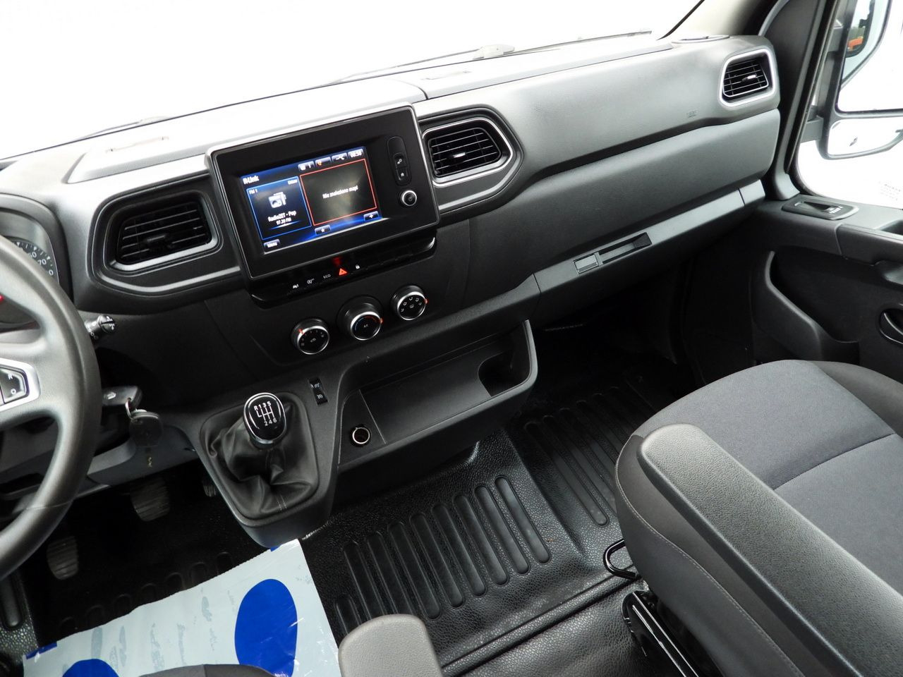 Van kombi RENAULT MASTER STAKE BODY DOUBLE CABIN DOKA 6 SEATS CRUISE CONTROL NAVIGATION LED LIGHTS AIR CONDITIONING 150HP: gambar 24 Van kombi RENAULT MASTER STAKE BODY DOUBLE CABIN DOKA 6 SEATS CRUISE CONTROL NAVIGATION LED LIGHTS AIR CONDITIONING 150HP: gambar 24