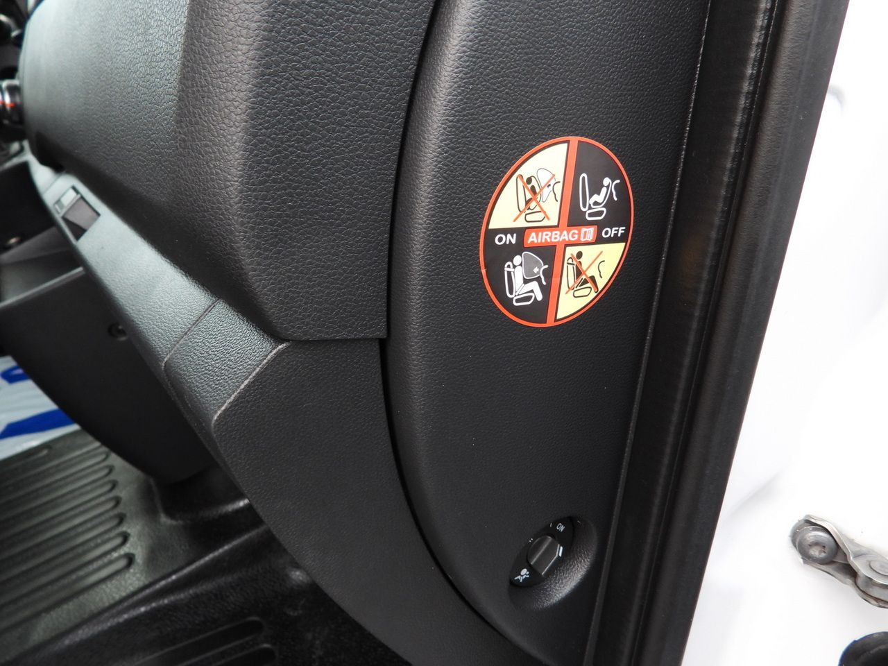 Van kombi RENAULT MASTER STAKE BODY DOUBLE CABIN DOKA 6 SEATS CRUISE CONTROL NAVIGATION LED LIGHTS AIR CONDITIONING 150HP: gambar 33 Van kombi RENAULT MASTER STAKE BODY DOUBLE CABIN DOKA 6 SEATS CRUISE CONTROL NAVIGATION LED LIGHTS AIR CONDITIONING 150HP: gambar 33