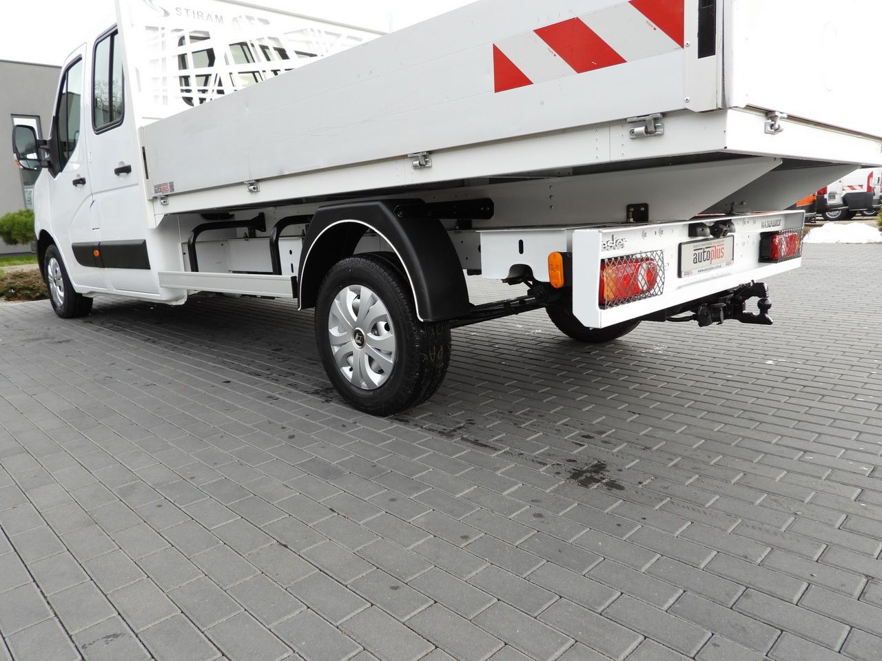 Van kombi RENAULT MASTER STAKE BODY DOUBLE CABIN DOKA 6 SEATS CRUISE CONTROL NAVIGATION LED LIGHTS AIR CONDITIONING 150HP: gambar 15 Van kombi RENAULT MASTER STAKE BODY DOUBLE CABIN DOKA 6 SEATS CRUISE CONTROL NAVIGATION LED LIGHTS AIR CONDITIONING 150HP: gambar 15