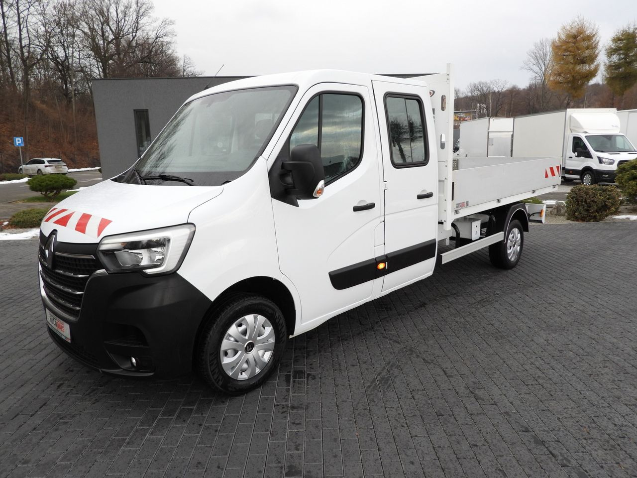 Van kombi RENAULT MASTER STAKE BODY DOUBLE CABIN DOKA 6 SEATS CRUISE CONTROL NAVIGATION LED LIGHTS AIR CONDITIONING 150HP: gambar 17 Van kombi RENAULT MASTER STAKE BODY DOUBLE CABIN DOKA 6 SEATS CRUISE CONTROL NAVIGATION LED LIGHTS AIR CONDITIONING 150HP: gambar 17