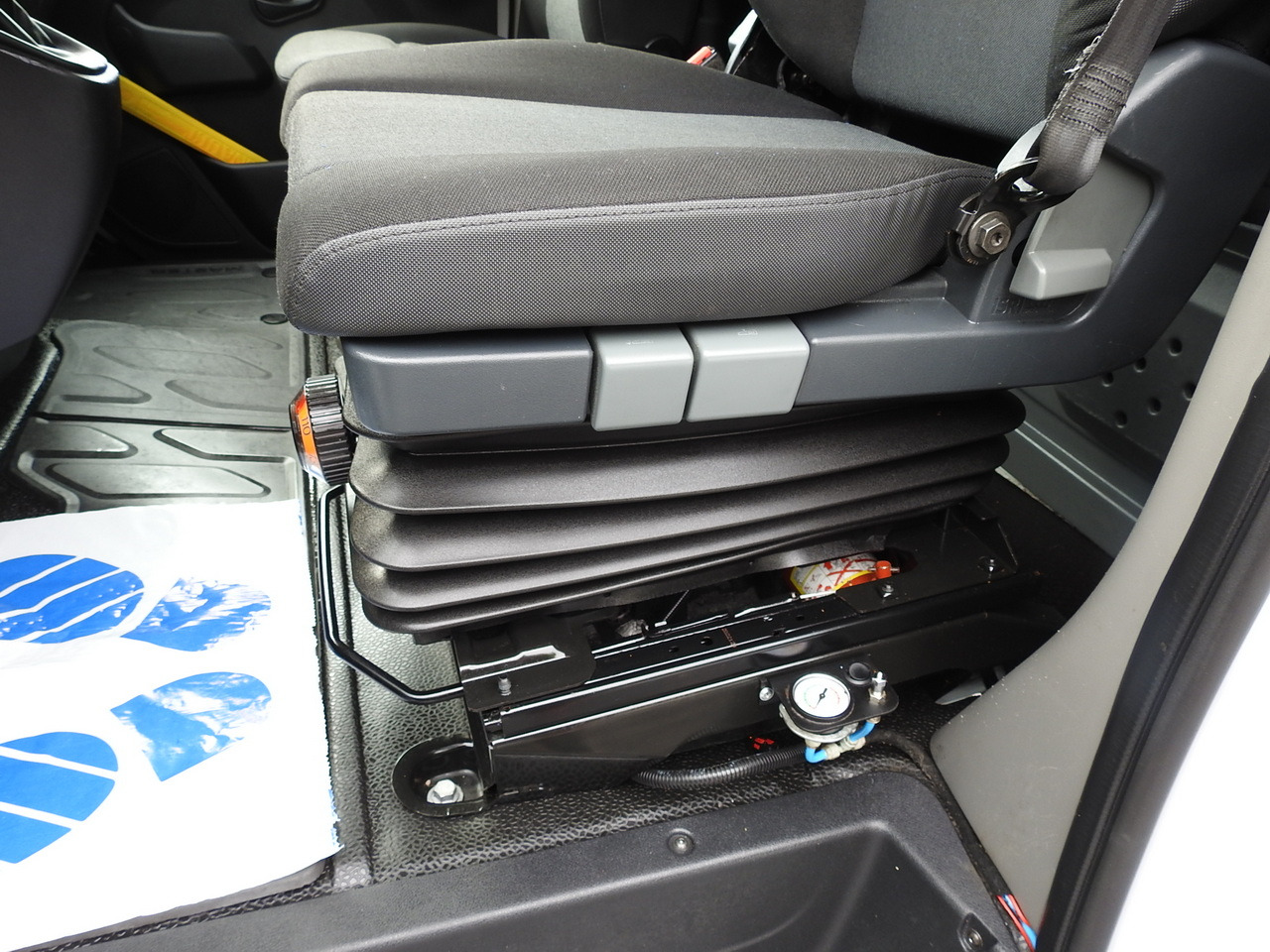 Van dengan terpal samping RENAULT MASTER TARPAULIN 10 PALLETS WEBASTO CRUISE CONTROL AIR CONDITIONING LED LIGHTS PNEUMATICS 165HP: gambar 29 Van dengan terpal samping RENAULT MASTER TARPAULIN 10 PALLETS WEBASTO CRUISE CONTROL AIR CONDITIONING LED LIGHTS PNEUMATICS 165HP: gambar 29