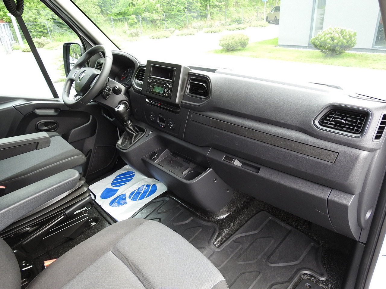 Van dengan terpal samping RENAULT MASTER TARPAULIN 10 PALLETS WEBASTO CRUISE CONTROL AIR CONDITIONING LED LIGHTS PNEUMATICS 165HP: gambar 41 Van dengan terpal samping RENAULT MASTER TARPAULIN 10 PALLETS WEBASTO CRUISE CONTROL AIR CONDITIONING LED LIGHTS PNEUMATICS 165HP: gambar 41