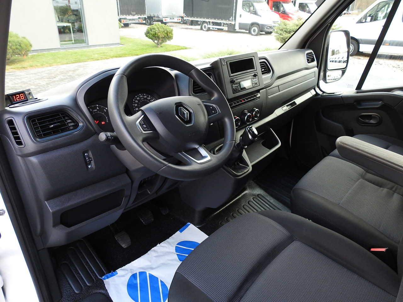 RENAULT MASTER TARPAULIN 10 PALLETS WEBASTO CRUISE CONTROL AIR CONDITIONING LED LIGHTS PNEUMATICS  165HP - Van dengan terpal samping: gambar 2 RENAULT MASTER TARPAULIN 10 PALLETS WEBASTO CRUISE CONTROL AIR CONDITIONING LED LIGHTS PNEUMATICS  165HP - Van dengan terpal samping: gambar 2