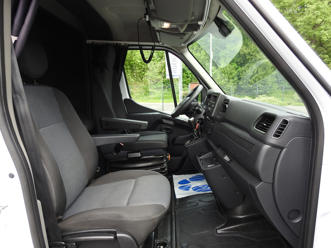 Van dengan terpal samping RENAULT MASTER TARPAULIN 10 PALLETS WEBASTO CRUISE CONTROL AIR CONDITIONING LED LIGHTS PNEUMATICS 165HP: gambar 39 Van dengan terpal samping RENAULT MASTER TARPAULIN 10 PALLETS WEBASTO CRUISE CONTROL AIR CONDITIONING LED LIGHTS PNEUMATICS 165HP: gambar 39