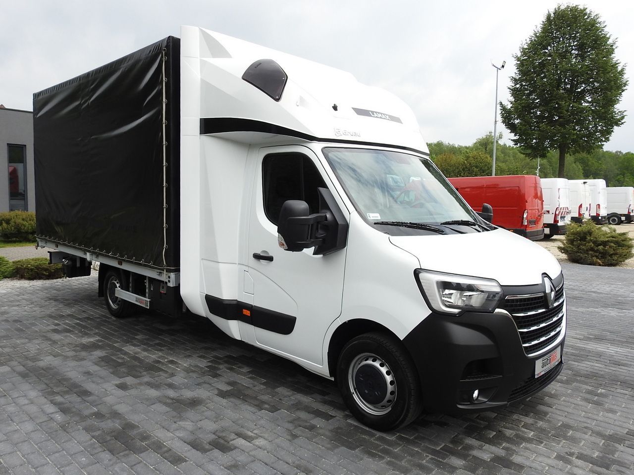 RENAULT MASTER TARPAULIN 10 PALLETS WEBASTO CRUISE CONTROL LED LIGHTS AIR CONDITIONING 165HP - Van dengan terpal samping: gambar 4 RENAULT MASTER TARPAULIN 10 PALLETS WEBASTO CRUISE CONTROL LED LIGHTS AIR CONDITIONING 165HP - Van dengan terpal samping: gambar 4