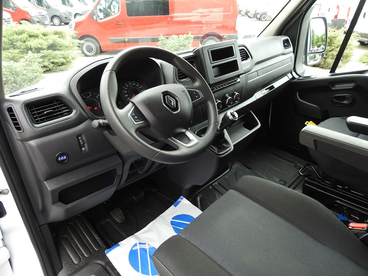 RENAULT MASTER TARPAULIN 10 PALLETS WEBASTO CRUISE CONTROL LED LIGHTS AIR CONDITIONING 165HP - Van dengan terpal samping: gambar 2 RENAULT MASTER TARPAULIN 10 PALLETS WEBASTO CRUISE CONTROL LED LIGHTS AIR CONDITIONING 165HP - Van dengan terpal samping: gambar 2