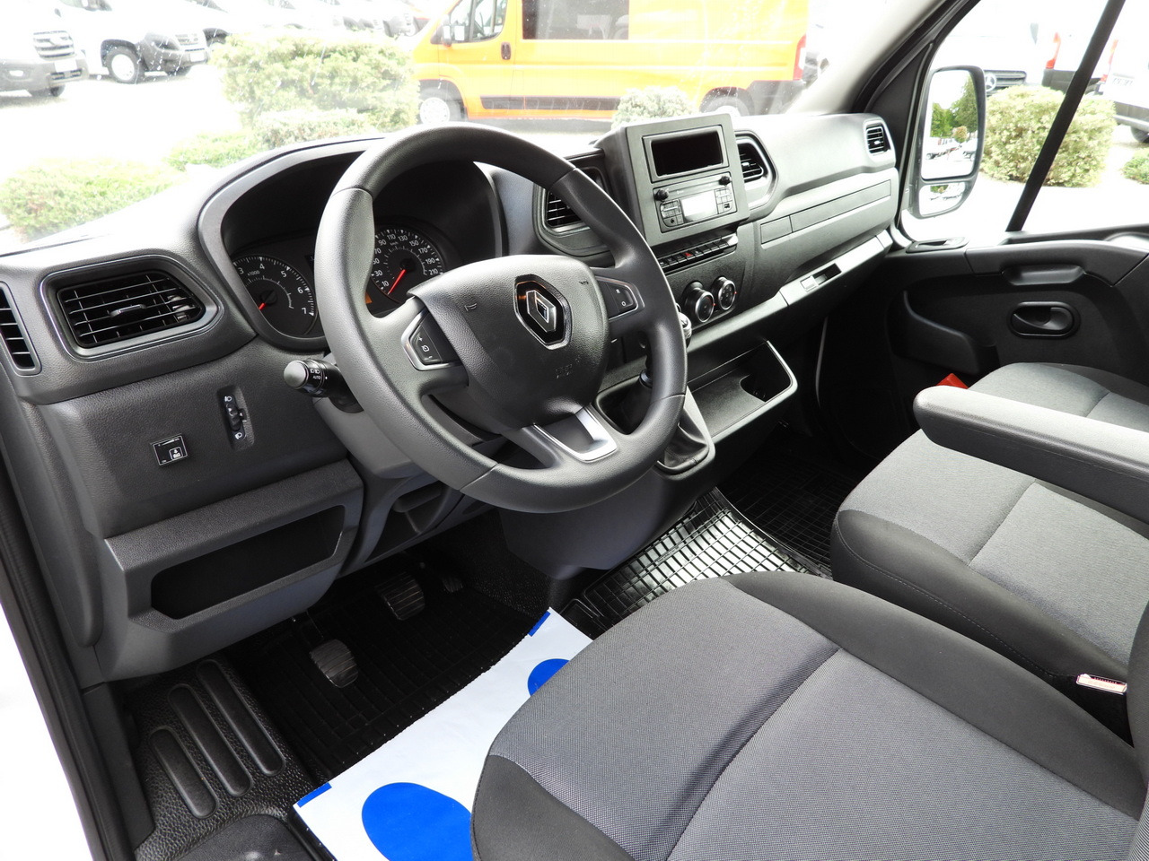 RENAULT MASTER TARPAULIN 10 PALLETS WEBASTO CRUISE CONTROL LED LIGHTS PNEUMATICS AIR CONDITIONING 165HP - Van dengan terpal samping: gambar 2 RENAULT MASTER TARPAULIN 10 PALLETS WEBASTO CRUISE CONTROL LED LIGHTS PNEUMATICS AIR CONDITIONING 165HP - Van dengan terpal samping: gambar 2