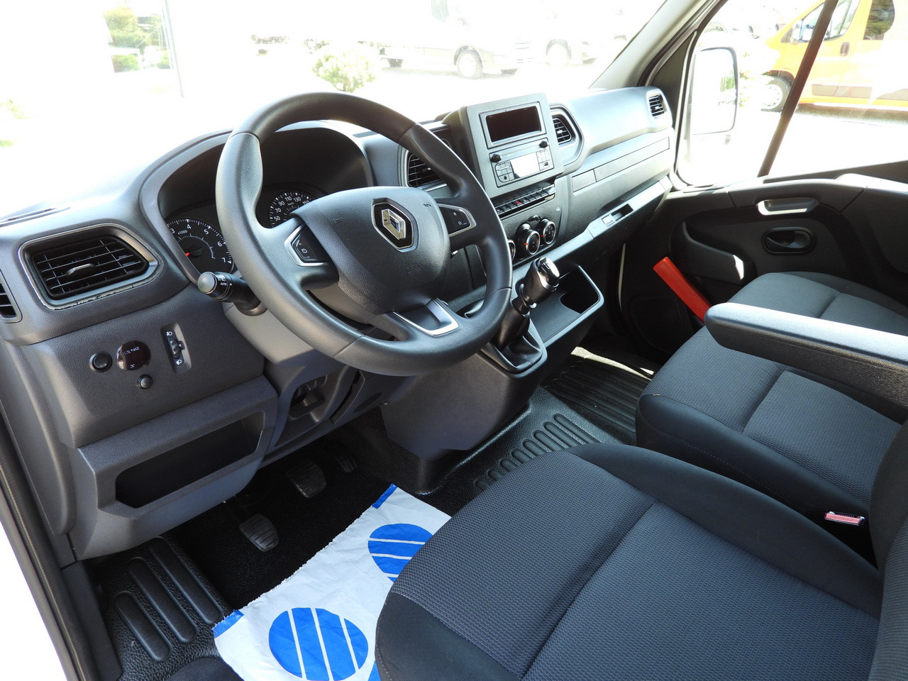 RENAULT MASTER TARPAULIN 10 PALLETS WEBASTO CRUISE CONTROL LED LIGHTS PNEUMATICS AIR CONDITIONING 165HP - Van dengan terpal samping: gambar 2 RENAULT MASTER TARPAULIN 10 PALLETS WEBASTO CRUISE CONTROL LED LIGHTS PNEUMATICS AIR CONDITIONING 165HP - Van dengan terpal samping: gambar 2