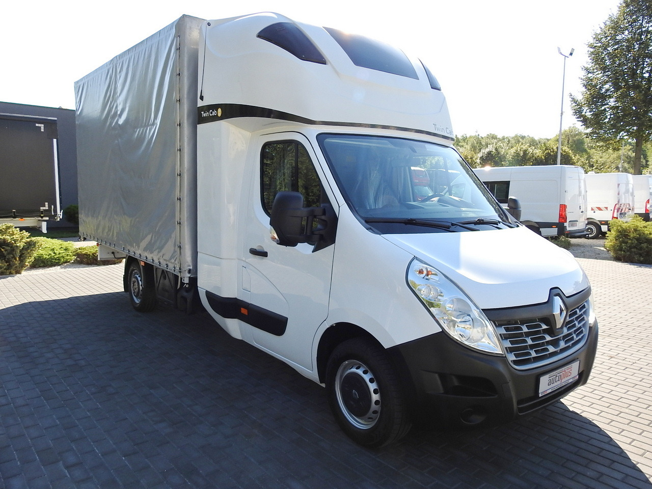 RENAULT MASTER TARPAULIN 8 PALLETS WEBASTO CRUISE CONTROL AIR CONDITIONING PNEUMATICS 170HP - Van dengan terpal samping: gambar 4 RENAULT MASTER TARPAULIN 8 PALLETS WEBASTO CRUISE CONTROL AIR CONDITIONING PNEUMATICS 170HP - Van dengan terpal samping: gambar 4