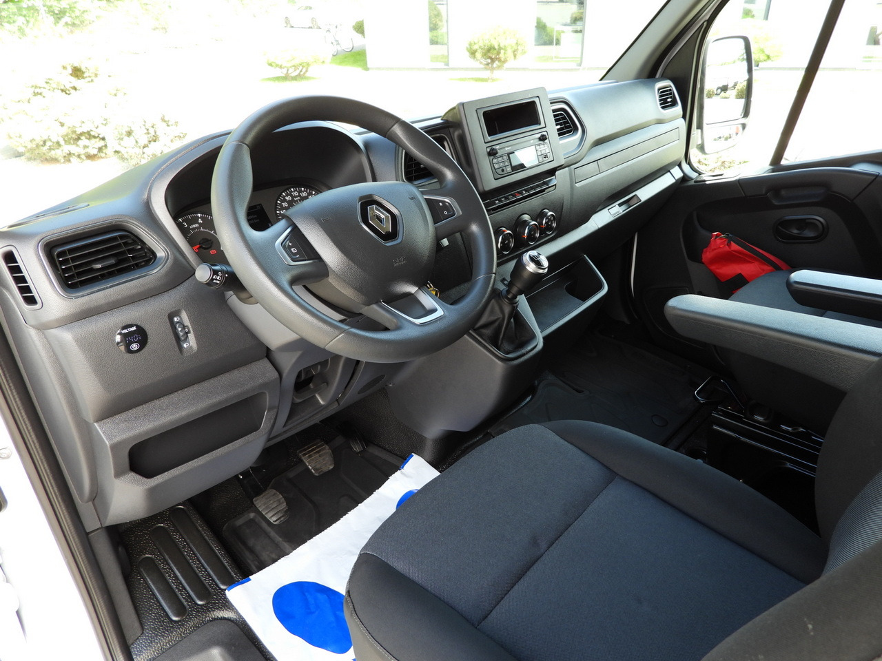 RENAULT MASTER TARPAULIN 8 PALLETS WEBASTO CRUISE CONTROL LED LIGHTS PNEUMATICS AIR CONDITIONING 165HP - Van dengan terpal samping: gambar 2 RENAULT MASTER TARPAULIN 8 PALLETS WEBASTO CRUISE CONTROL LED LIGHTS PNEUMATICS AIR CONDITIONING 165HP - Van dengan terpal samping: gambar 2