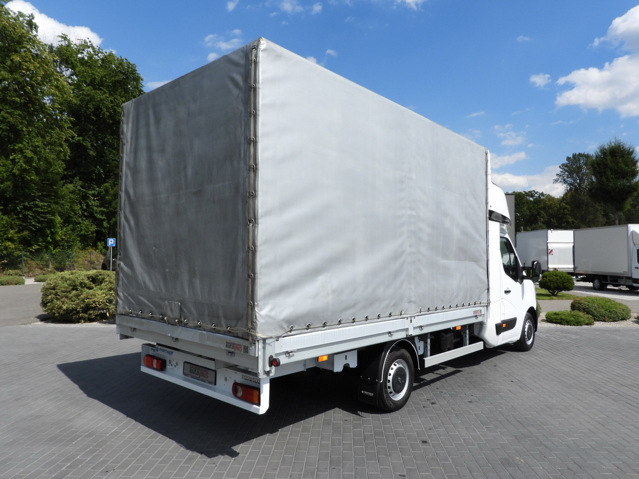 RENAULT MASTER TARPAULIN 8 PALLETS WEBASTO CRUISE CONTROL LED LIGHTS PNEUMATICS AIR CONDITIONING 165HP - Van dengan terpal samping: gambar 3 RENAULT MASTER TARPAULIN 8 PALLETS WEBASTO CRUISE CONTROL LED LIGHTS PNEUMATICS AIR CONDITIONING 165HP - Van dengan terpal samping: gambar 3