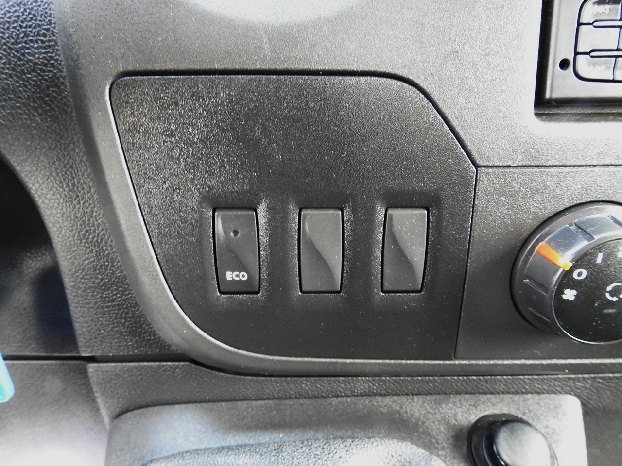 Van jungkit RENAULT MASTER TIPPER  130HP: gambar 26 Van jungkit RENAULT MASTER TIPPER  130HP: gambar 26