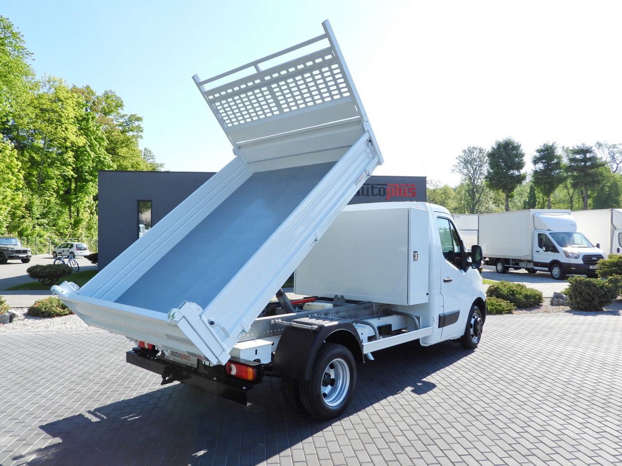 RENAULT MASTER TIPPER CRUISE CONTROL TWIN WHEELS AIR CONDITIONING 145HP - Van jungkit: gambar 3 RENAULT MASTER TIPPER CRUISE CONTROL TWIN WHEELS AIR CONDITIONING 145HP - Van jungkit: gambar 3