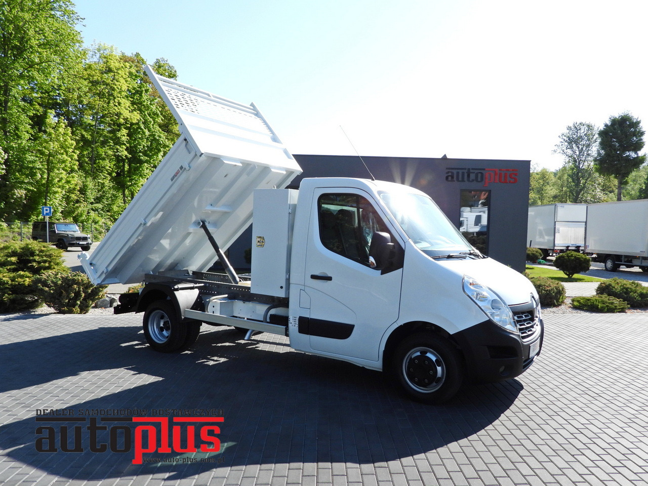RENAULT MASTER TIPPER CRUISE CONTROL TWIN WHEELS AIR CONDITIONING 145HP - Van jungkit: gambar 1 RENAULT MASTER TIPPER CRUISE CONTROL TWIN WHEELS AIR CONDITIONING 145HP - Van jungkit: gambar 1