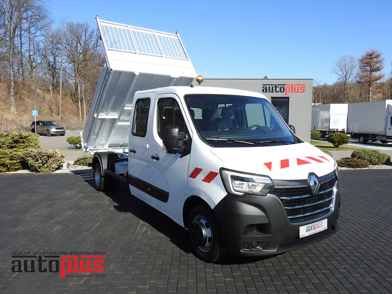 RENAULT MASTER TIPPER DOUBLE CABIN DOKA 6 SEATS CRUISE CONTROL AIR CONDITIONING LED LIGHTS TWIN WHEELS 130HP - Van jungkit: gambar 1 RENAULT MASTER TIPPER DOUBLE CABIN DOKA 6 SEATS CRUISE CONTROL AIR CONDITIONING LED LIGHTS TWIN WHEELS 130HP - Van jungkit: gambar 1