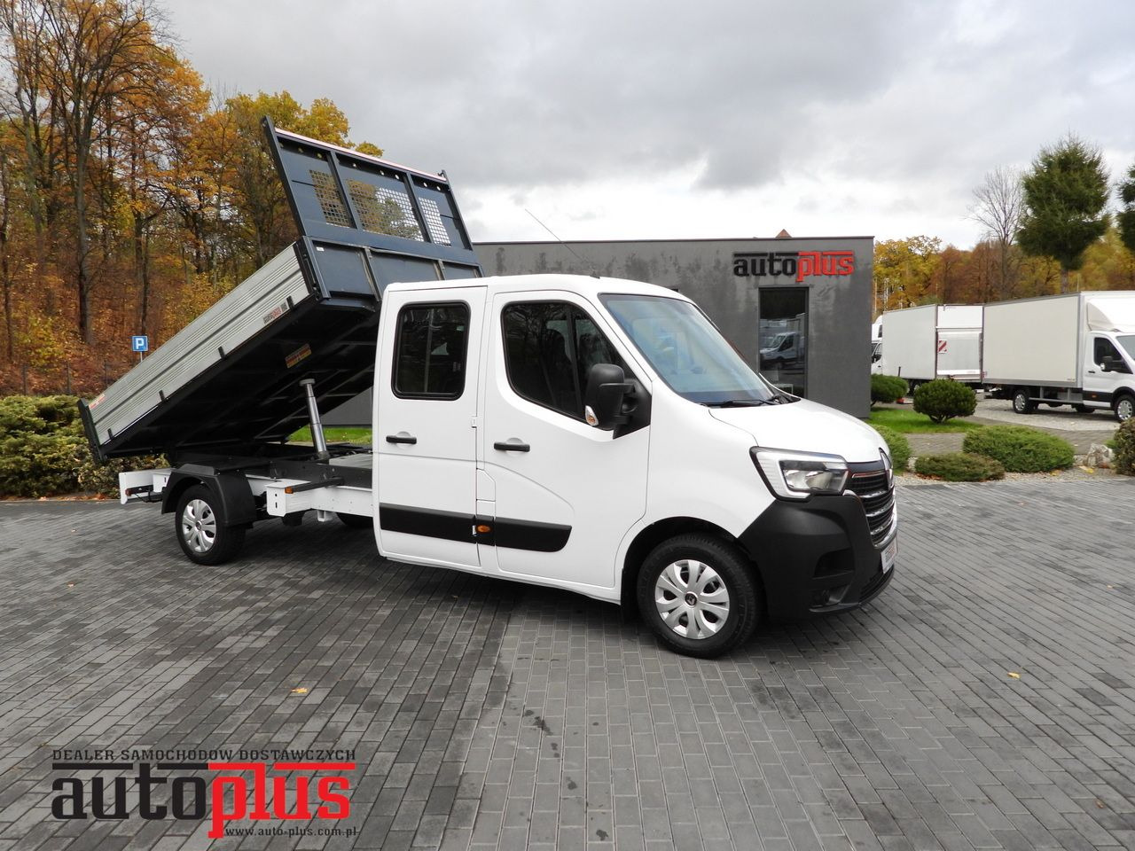 RENAULT MASTER TIPPER DOUBLE CABIN DOKA 7 SEATS CRUISE CONTROL NAVIGATION LED LIGHTS AIR CONDITIONING 145HP - Van jungkit: gambar 1 RENAULT MASTER TIPPER DOUBLE CABIN DOKA 7 SEATS CRUISE CONTROL NAVIGATION LED LIGHTS AIR CONDITIONING 145HP - Van jungkit: gambar 1
