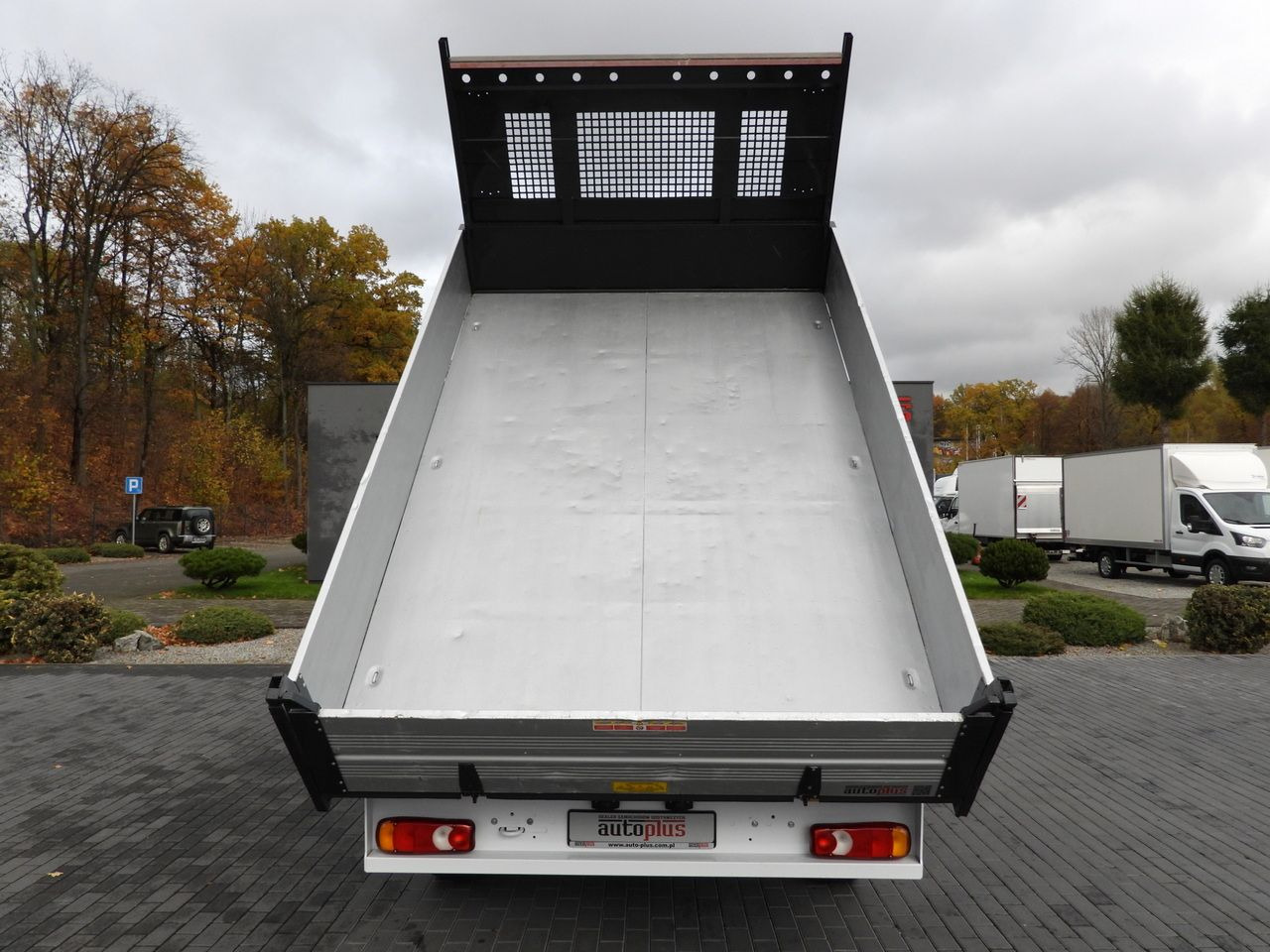 Van jungkit RENAULT MASTER TIPPER DOUBLE CABIN DOKA 7 SEATS CRUISE CONTROL NAVIGATION LED LIGHTS AIR CONDITIONING 145HP: gambar 11 Van jungkit RENAULT MASTER TIPPER DOUBLE CABIN DOKA 7 SEATS CRUISE CONTROL NAVIGATION LED LIGHTS AIR CONDITIONING 145HP: gambar 11