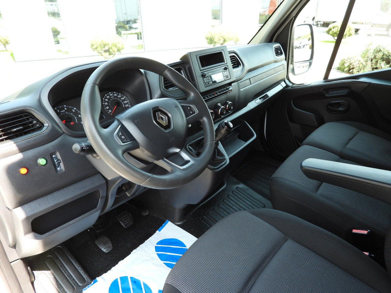 Renault MASTER KOFFER AUFZUG 8 PALETTEN TEMPOMAT LED - Van box: gambar 2 Renault MASTER KOFFER AUFZUG 8 PALETTEN TEMPOMAT LED - Van box: gambar 2