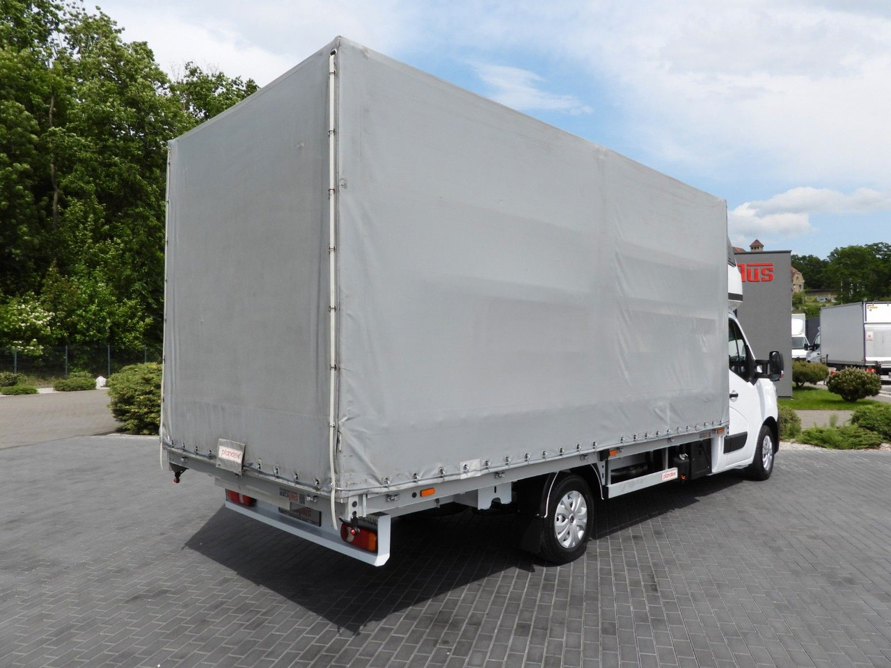 Renault MASTER PRITSCHE PLANE 10 PALETTEN WEBASTO A/C - Van dengan terpal samping: gambar 3 Renault MASTER PRITSCHE PLANE 10 PALETTEN WEBASTO A/C - Van dengan terpal samping: gambar 3