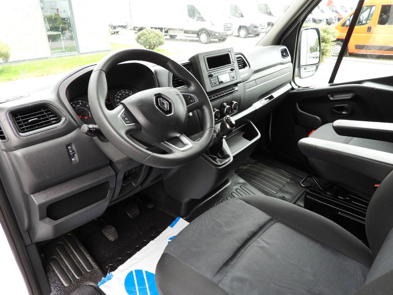 Renault MASTER PRITSCHE PLANE 8 PALETTEN WEBASTO A/C - Van dengan terpal samping, Van kombi: gambar 2 Renault MASTER PRITSCHE PLANE 8 PALETTEN WEBASTO A/C - Van dengan terpal samping, Van kombi: gambar 2