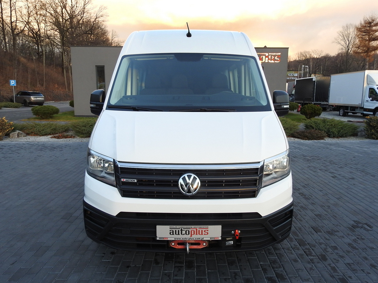 VOLKSWAGEN CRAFTER 4X4 4MOTION BOX DELIVERY VAN 7 SEATS AIR CONDITIONING  140HP - Van panel: gambar 5 VOLKSWAGEN CRAFTER 4X4 4MOTION BOX DELIVERY VAN 7 SEATS AIR CONDITIONING  140HP - Van panel: gambar 5