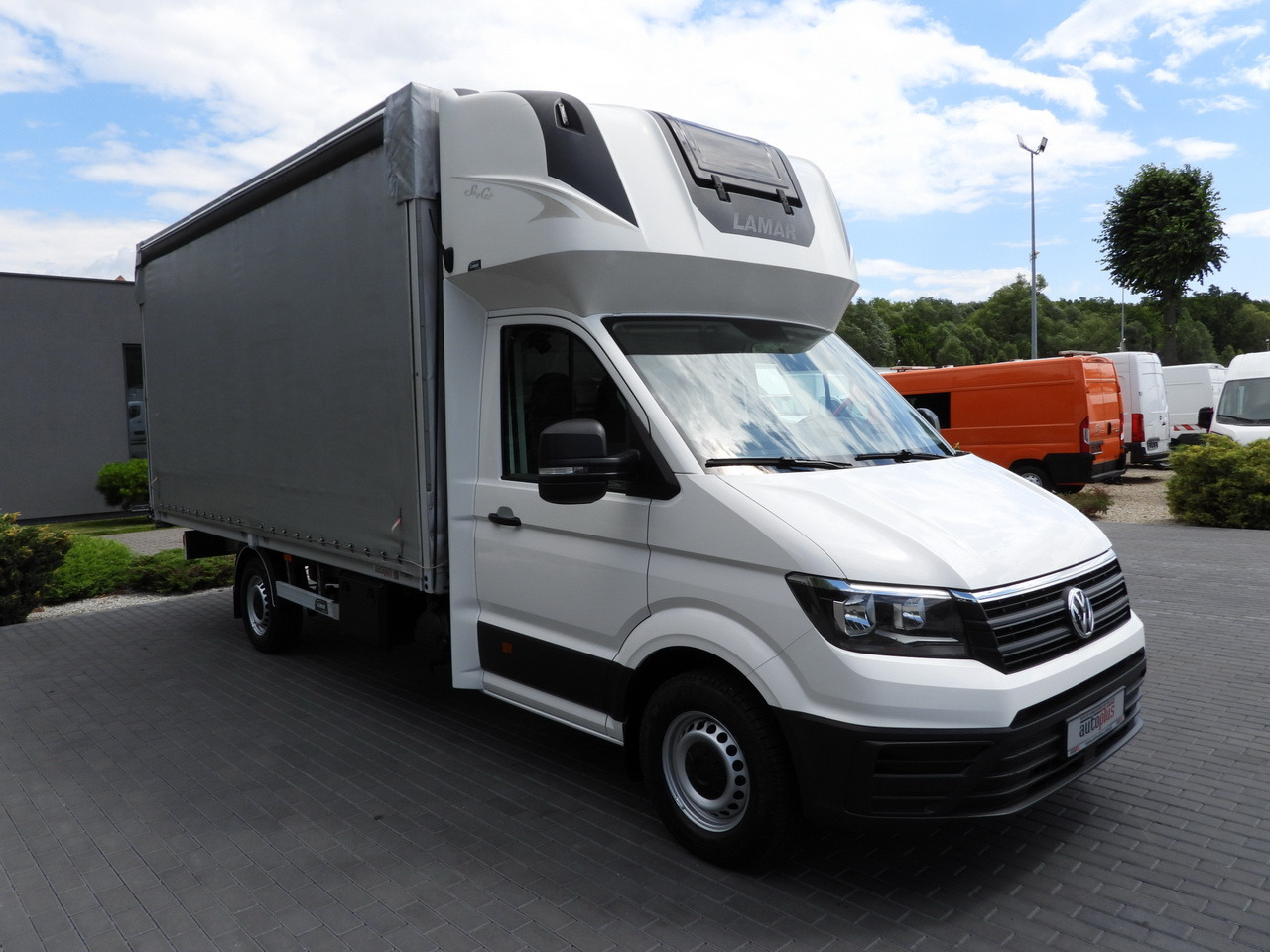 VOLKSWAGEN CRAFTER TARPAULIN 10 PALLETS WEBASTO CRUISE CONTROL AIR CONDITIONING 180HP - Van dengan terpal samping: gambar 4 VOLKSWAGEN CRAFTER TARPAULIN 10 PALLETS WEBASTO CRUISE CONTROL AIR CONDITIONING 180HP - Van dengan terpal samping: gambar 4