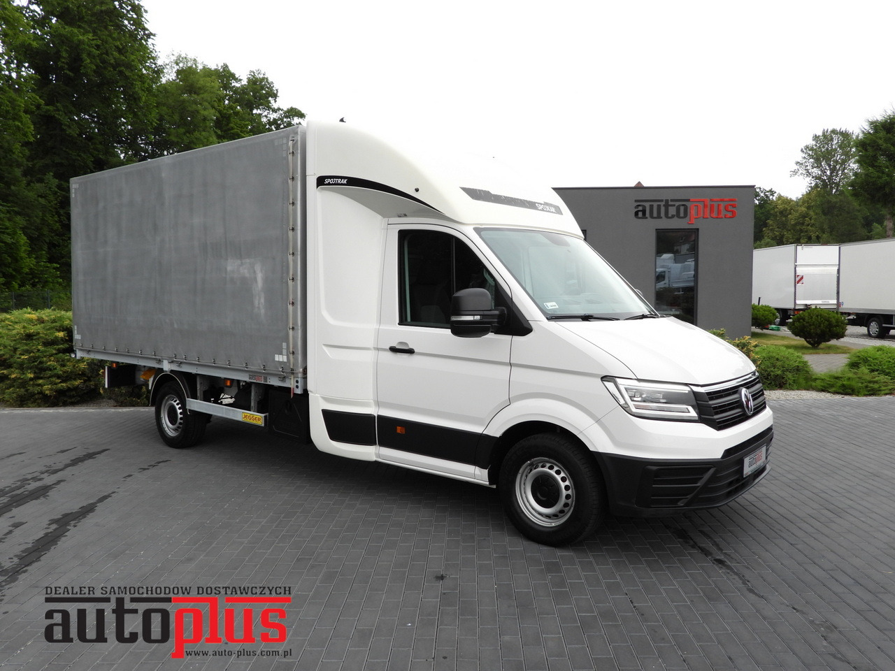 VOLKSWAGEN CRAFTER TARPAULIN 8 PALLETS WEBASTO CRUISE CONTROL LED LIGHTS AIR CONDITIONING 180HP - Van dengan terpal samping: gambar 1 VOLKSWAGEN CRAFTER TARPAULIN 8 PALLETS WEBASTO CRUISE CONTROL LED LIGHTS AIR CONDITIONING 180HP - Van dengan terpal samping: gambar 1