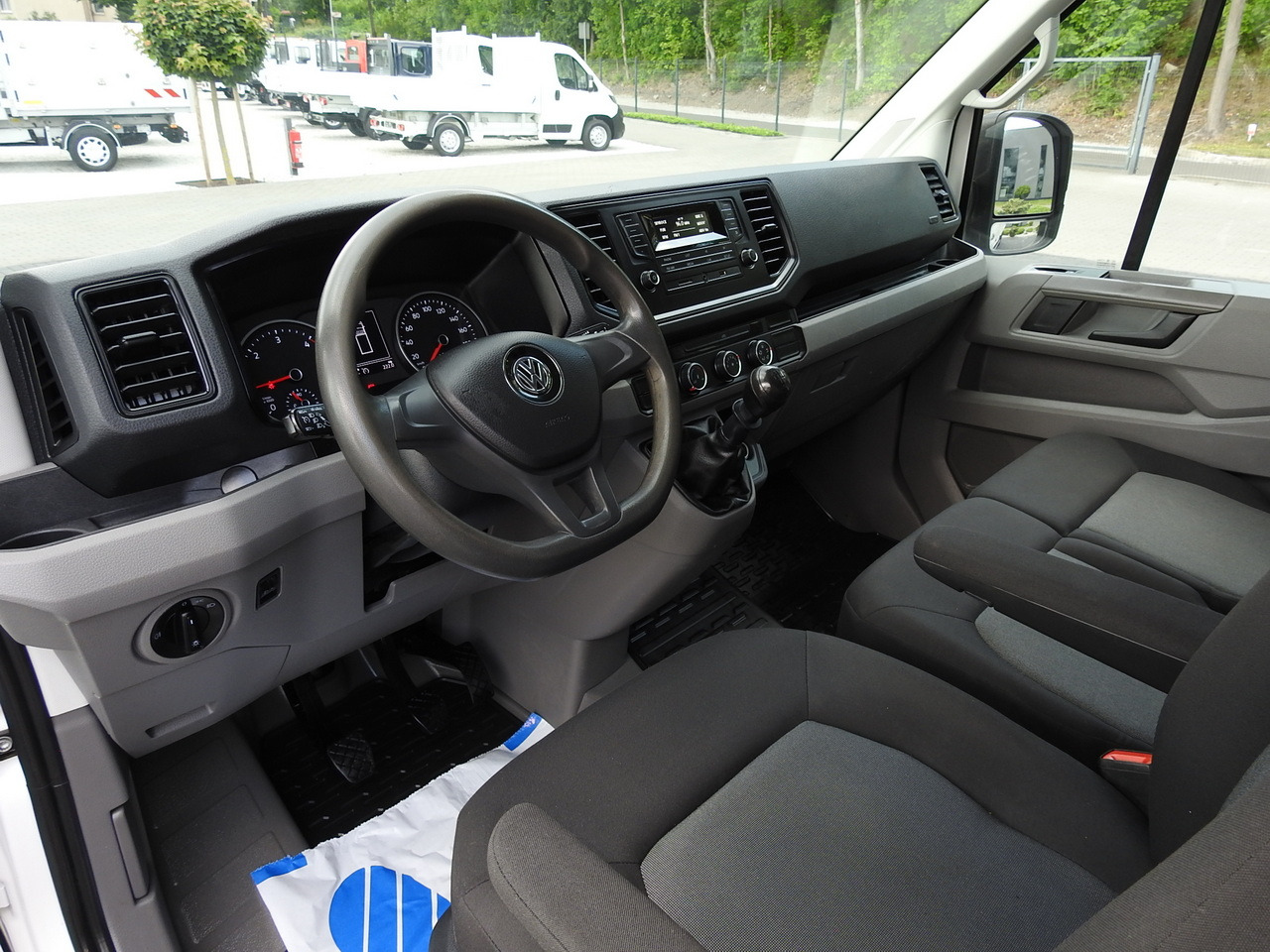 VOLKSWAGEN CRAFTER TIPPER CRUISE CONTROL 100HP - Van jungkit: gambar 2 VOLKSWAGEN CRAFTER TIPPER CRUISE CONTROL 100HP - Van jungkit: gambar 2