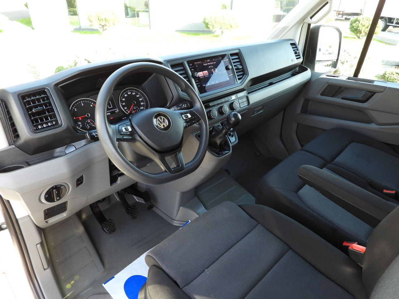 VOLKSWAGEN CRAFTER TIPPER CRUISE CONTROL NAVIGATION TWIN WHEELS AIR CONDITIONING 180HP - Van jungkit: gambar 2 VOLKSWAGEN CRAFTER TIPPER CRUISE CONTROL NAVIGATION TWIN WHEELS AIR CONDITIONING 180HP - Van jungkit: gambar 2